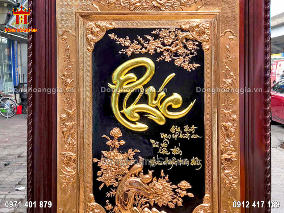 Từng đường nét trên bức tranh chữ phúc được chế tác tỉ mỉ và tinh xảo